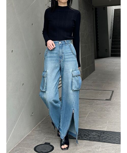 MURUA（ムルーア）の「ジップヘムカーゴデニムパンツ（デニムパンツ・レディース・ブルー/ブラック・1/2）」の20枚目の写真