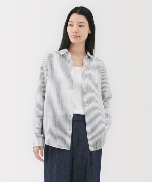 無印良品（ムジルシリョウヒン）の「婦人　リネン　洗いざらしレギュラーカラー長袖シャツ（シャツ/ブラウス・レディース・ブルー系/グリーン系/オレンジ系/ホワイト/ホワイト系/ライトピンク/ブラック・XL/L/M/S）」の2枚目の写真