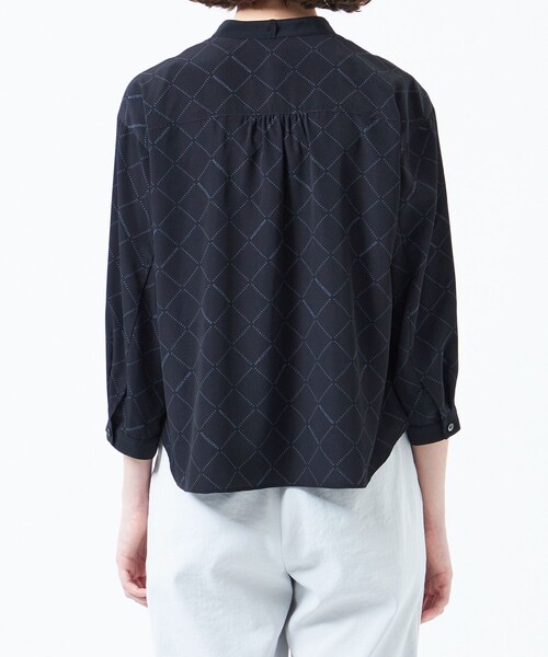 MACKINTOSH PHILOSOPHY(マッキントッシュ フィロソフィー)の「レタリングジオメトリープリントブラウス(シャツ/ブラウス・レディース・ホワイト系その他/ブラック・36/38/34)」の7枚目の写真