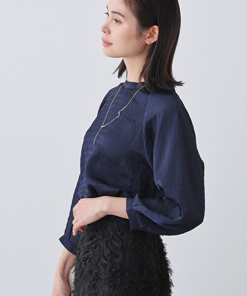 INDIVI(インディヴィ)の「【洗える】シャーリング風ラグランスリーブブラウス(シャツ/ブラウス・レディース・ネイビー/ホワイト/ライトベージュ・05/13/15 /38)」の13枚目の写真