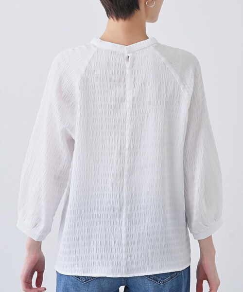 INDIVI(インディヴィ)の「【洗える】シャーリング風ラグランスリーブブラウス(シャツ/ブラウス・レディース・ネイビー/ホワイト/ライトベージュ・05/13/15 /38)」の19枚目の写真