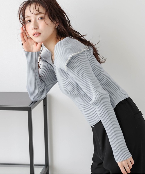 AMELY(エミリー)の「ビッグカラー×パール ジップニット(ニット/セーター・レディース・ベージュ/ブラック/ブルーグレー・フリー)」の13枚目の写真
