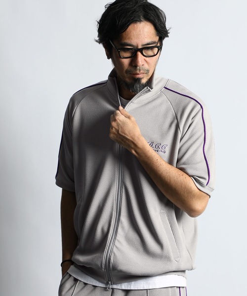 The DUFFER of ST.GEORGE（ザダファーオブセントジョージ）の「S/SL POLYESTER JERSEY SET UP TRUCK JACKET：セットアップ 5分袖 トラックジャケット（ジャージ・メンズ・ブラック/ライトグレー・MEDIUM/LARGE/X-LARGE）」の7枚目の写真