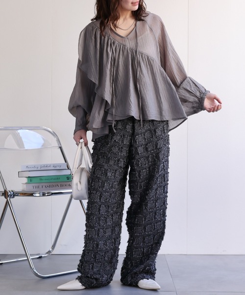 ap retro（アプレトロ）の「2wayシアーフリルブラウス / ラッフルブラウス（シャツ/ブラウス・レディース・アイボリー/ブラック/チャコール・FREE）」の7枚目の写真