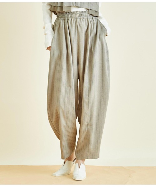 Settimissimo(セッティミッシモ)の「ヘリンボーン ストライプ カーブ パンツ(その他パンツ・レディース・ベージュ/グレー・FREE)」の2枚目の写真