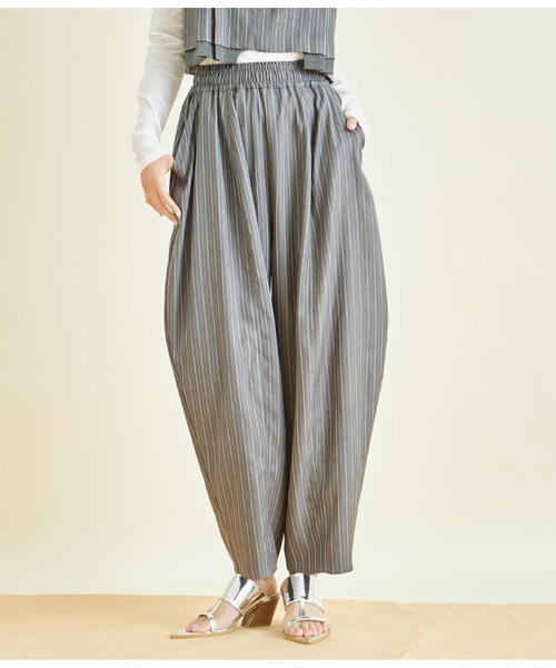 Settimissimo(セッティミッシモ)の「ヘリンボーン ストライプ カーブ パンツ(その他パンツ・レディース・ベージュ/グレー・FREE)」の1枚目の写真