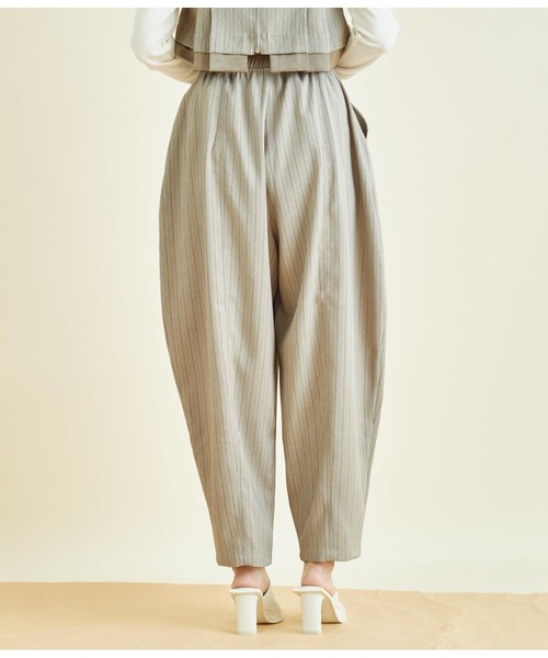 Settimissimo(セッティミッシモ)の「ヘリンボーン ストライプ カーブ パンツ(その他パンツ・レディース・ベージュ/グレー・FREE)」の19枚目の写真