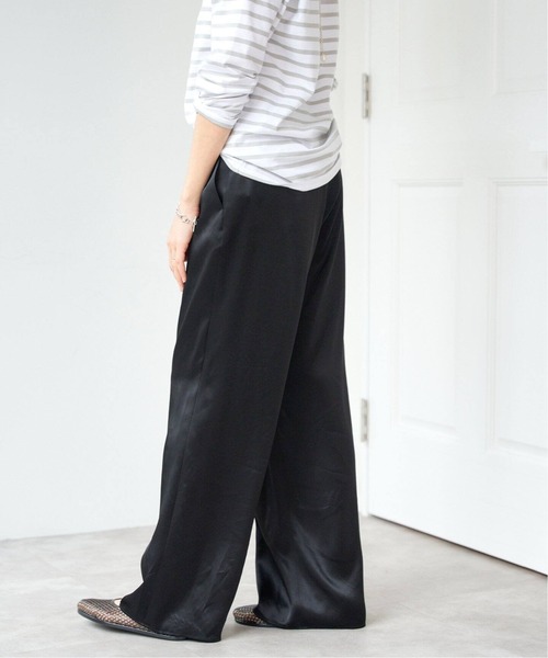 IENA（イエナ）の「ドレープサテンパンツ（その他パンツ・レディース・ブラック/カーキ・34/36/38）」の15枚目の写真