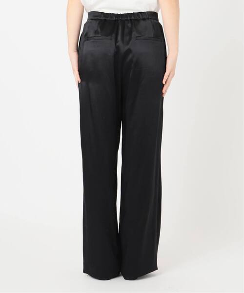 IENA（イエナ）の「ドレープサテンパンツ（その他パンツ・レディース・ブラック/カーキ・34/36/38）」の20枚目の写真