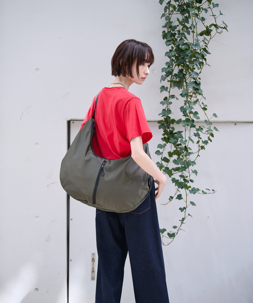 Ampersand（アンパサンド）の「【Ampersand /アンパサンド】Zip shoulder bag/ジップショルダーバッグ/ナイロン/ショルダー/大容量/ユニセックス【WEB限定】（トートバッグ・レディース・ブラック/カーキ・フリー）」の13枚目の写真