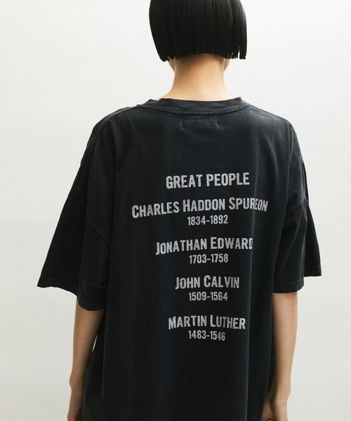 アダムエロペ　レミレリーフ　ブラウン WOOO! WOOO! プリント Tシャツ ADAM ET ROPE'（アダムエロペ）の「【REMI RELIEF（レミ