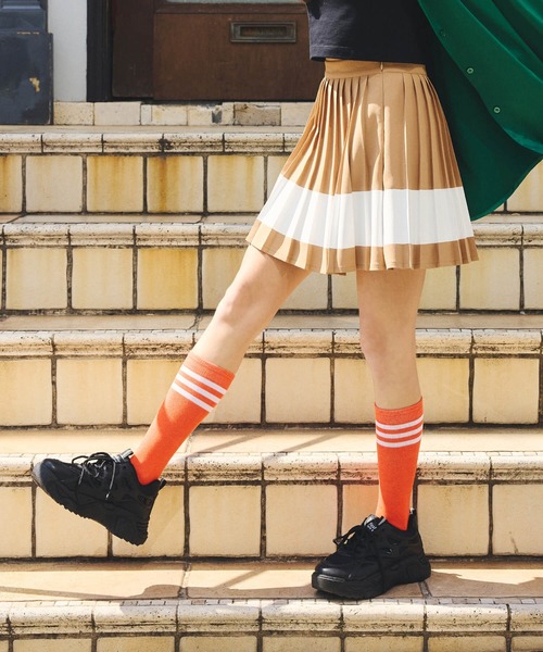 DURAS（デュラス）の「配色ラインプリーツスカート（スカート・レディース・ブルー/ホワイト/キャメル・SMALL/MEDIUM）」の11枚目の写真
