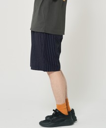 ROUGH TRADE（ラフトレード）の「レーヨン混ストライプ2タックワイドハーフパンツ(M1)（その他パンツ）」