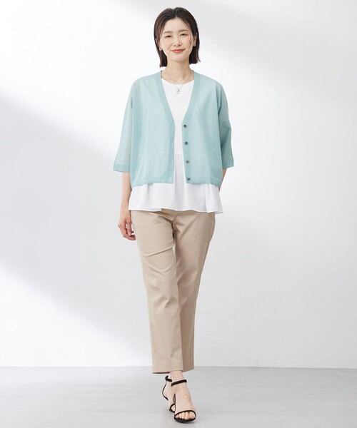 J.PRESS(ジェイプレス)の「【WEB限定カラーあり・洗える】SHEER LIGHT KNIT Vネック カーディガン(カーディガン/ボレロ・レディース・ピンク系/ベージュ系/スカイブルー系/ホワイト系/ピーコックグリーン系/ネイビー系・F)」の17枚目の写真