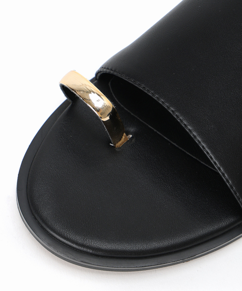 LE VERNIS（ル・ベルニ）の「《WEB限定追加2》LE VERNIS/ルベルニ Toe ring sandals（サンダル・レディース・ブラック/ベージュ・23.5cm/24cm/24.5cm/23cm）」の16枚目の写真