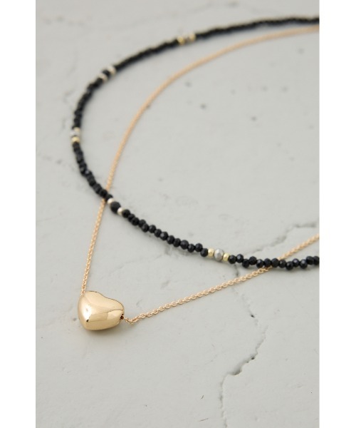 AZUL by moussy（アズールバイマウジー）の「ビーズ2連ネックレス（ネックレス・レディース・ブラック・FREE）」の5枚目の写真