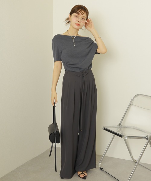 LAULEN（ローレン）の「asymmetry drape tops /アシンメトリー ドレープ 半袖 トップス（Tシャツ/カットソー・レディース・チャコールグレー/ブラック/アイボリー・FREE）」の14枚目の写真