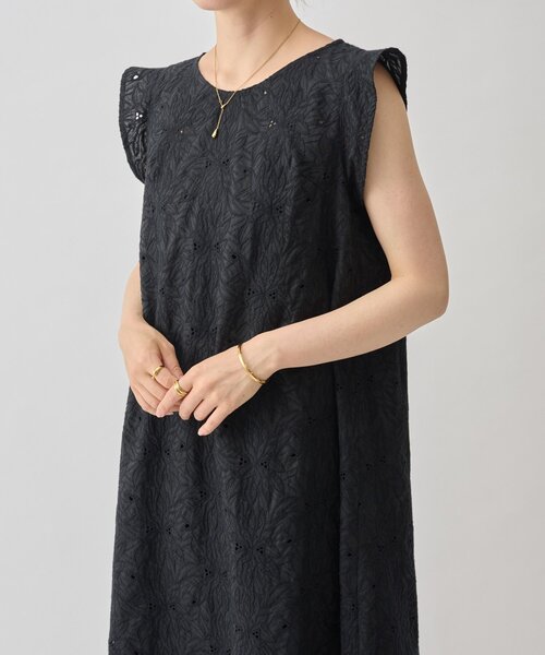 LIVETART(リヴェタート)の「グロリオサ刺繍ワンピース(インナー付き)(ワンピース・レディース・レッド/ブラック・FREE)」の3枚目の写真