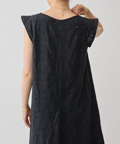 LIVETART(リヴェタート)の「グロリオサ刺繍ワンピース(インナー付き)(ワンピース・レディース・レッド/ブラック・FREE)」の5枚目の写真