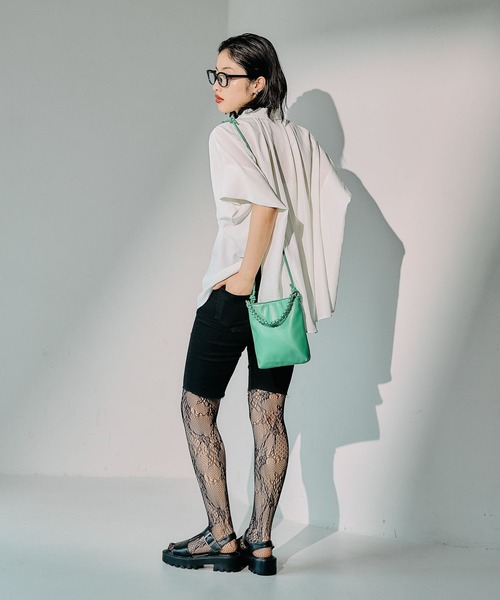 LEPSIM（レプシィム）の「編みハンドルフェイクレザーミニショルダー　494494（ショルダーバッグ・レディース・グリーン/ブラック/ガンメタ・ONE SIZE）」の9枚目の写真