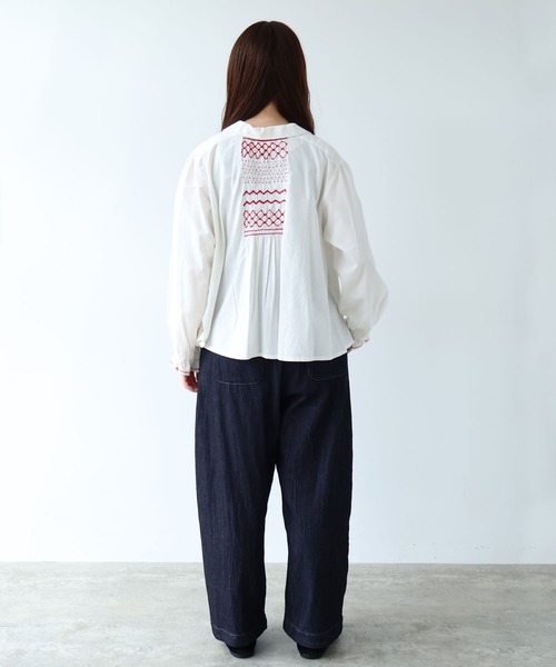 bulle de savon（ビュルデサボン）の「smocking fuwari ブラウス（シャツ/ブラウス・レディース・ブラック/ホワイト・FREE）」の16枚目の写真