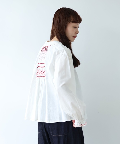 bulle de savon（ビュルデサボン）の「smocking fuwari ブラウス（シャツ/ブラウス・レディース・ブラック/ホワイト・FREE）」の13枚目の写真