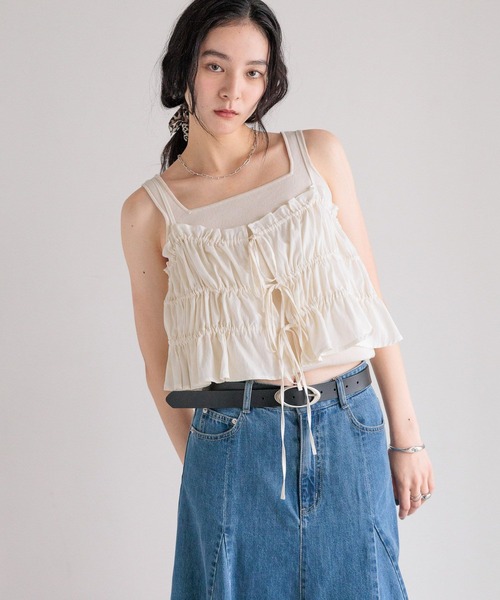 LOWRYS FARM（ローリーズファーム）の「シャーリングビスチェ　499909（キャミソール・レディース・オフホワイト/グリーン/ブラック・FREE）」の2枚目の写真