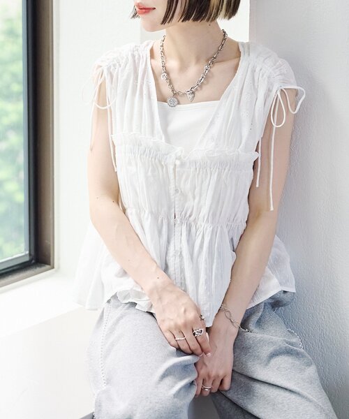 w closet(ダブルクローゼット)の「レース切替ドロストブラウス(シャツ/ブラウス・レディース・オフホワイト/イエロー/ブルー・FREE)」の4枚目の写真