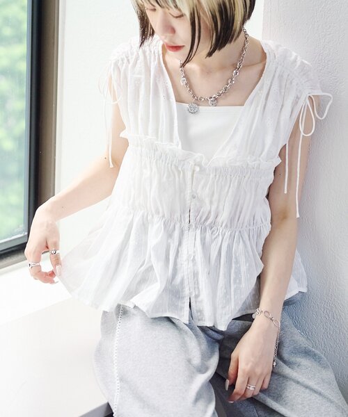 w closet(ダブルクローゼット)の「レース切替ドロストブラウス(シャツ/ブラウス・レディース・オフホワイト/イエロー/ブルー・FREE)」の5枚目の写真