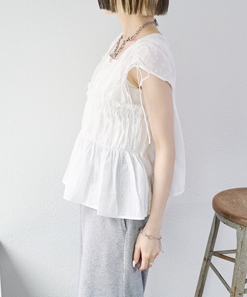 w closet(ダブルクローゼット)の「レース切替ドロストブラウス(シャツ/ブラウス・レディース・オフホワイト/イエロー/ブルー・FREE)」の12枚目の写真