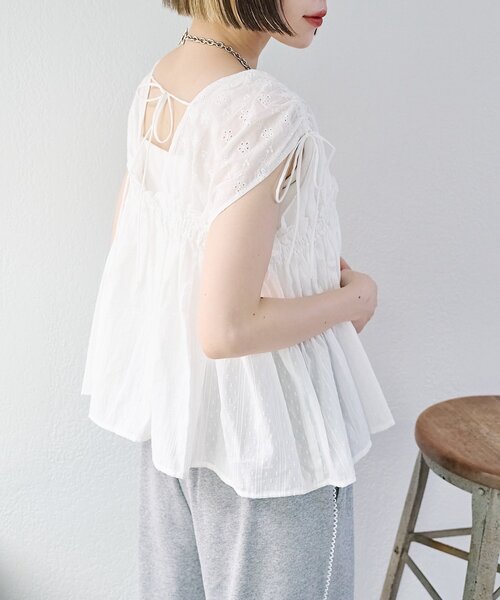 w closet(ダブルクローゼット)の「レース切替ドロストブラウス(シャツ/ブラウス・レディース・オフホワイト/イエロー/ブルー・FREE)」の17枚目の写真