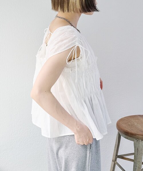 w closet(ダブルクローゼット)の「レース切替ドロストブラウス(シャツ/ブラウス・レディース・オフホワイト/イエロー/ブルー・FREE)」の19枚目の写真