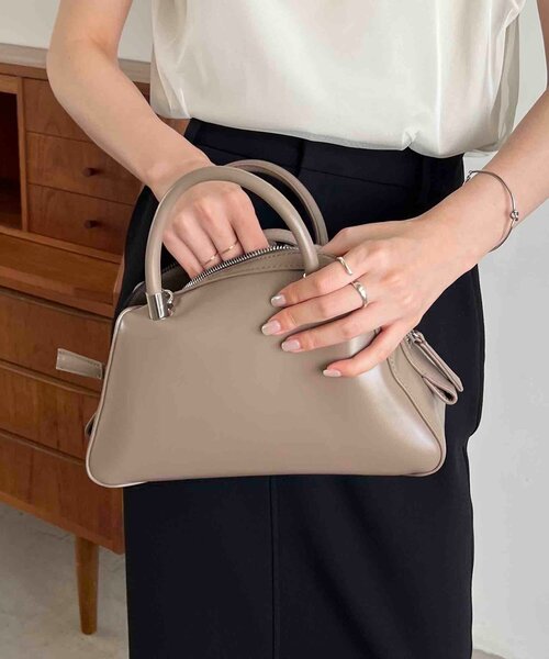 CAPRICIEUX LE'MAGE（カプリシューレマージュ）の「2WAY台形ボストンバッグ（ボストンバッグ・レディース・グレイッシュベージュ/ブラック・FREE）」の5枚目の写真