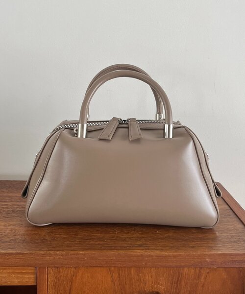 CAPRICIEUX LE'MAGE（カプリシューレマージュ）の「2WAY台形ボストンバッグ（ボストンバッグ・レディース・グレイッシュベージュ/ブラック・FREE）」の7枚目の写真