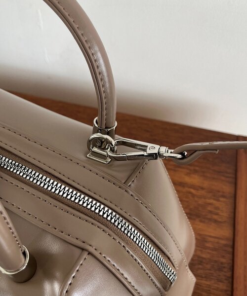 CAPRICIEUX LE'MAGE（カプリシューレマージュ）の「2WAY台形ボストンバッグ（ボストンバッグ・レディース・グレイッシュベージュ/ブラック・FREE）」の13枚目の写真