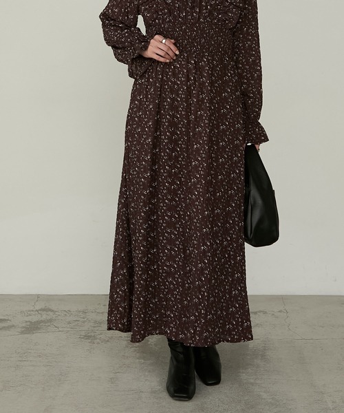 Cherir Mignon(シェリルミニョン)の「【Cherir Mignon】2way花柄ラッフルフリルワンピース(ワンピース・レディース・アイボリー/ブラック/ブラウン・S/M)」の4枚目の写真