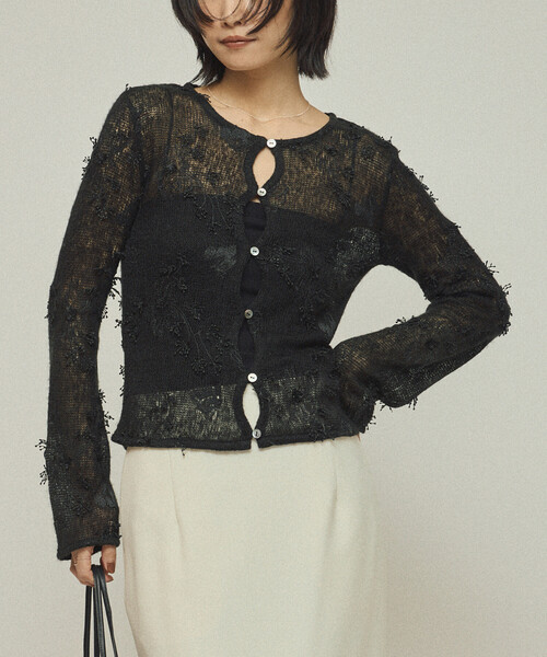 Firsthand(ファーストハンド)の「Firsthand/ファーストハンド 3D刺繍 ニットカーディガン / シアーニット(カーディガン/ボレロ・レディース・ブラック/オフホワイト・FREE)」の2枚目の写真