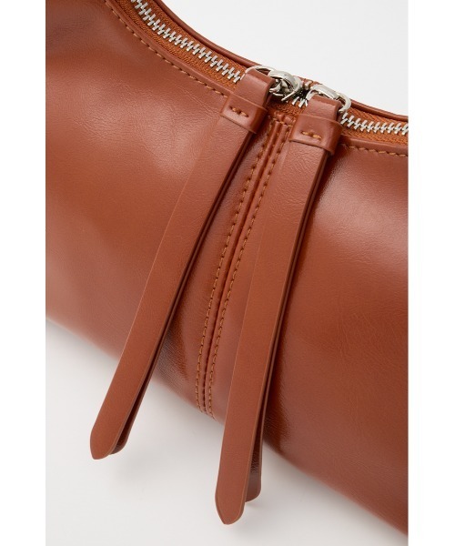MOUSSY(マウジー)の「MINI HOBO HANDLE バッグ(ショルダーバッグ・レディース・ブラウン/ブラック/ブラウン系その他・FREE)」の17枚目の写真
