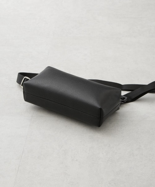 NANO universe（ナノユニバース）の「フェイクレザーボディーバッグ（ボディバッグ/ウエストポーチ・メンズ・ブラック・F）」の8枚目の写真