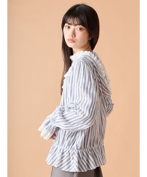LILY BROWN（リリーブラウン）の「フーディーコットンレースブラウス 