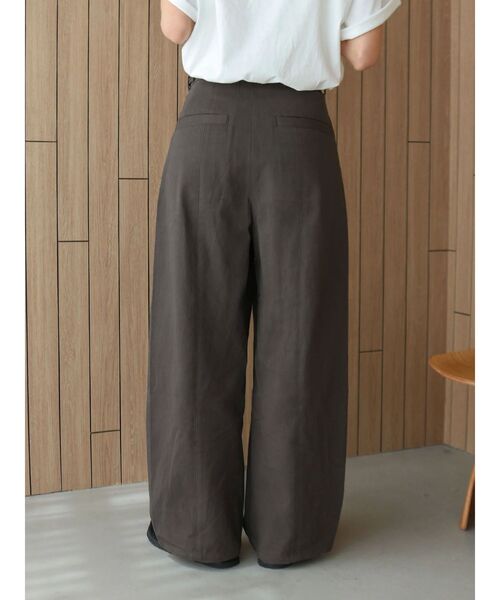 Ungrid（アングリッド）の「コクーンチノパンツ（チノパンツ・レディース・チャコールグレー/ベージュ・SMALL/MEDIUM）」の18枚目の写真