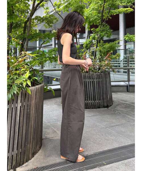 Ungrid（アングリッド）の「コクーンチノパンツ（チノパンツ・レディース・チャコールグレー/ベージュ・SMALL/MEDIUM）」の13枚目の写真