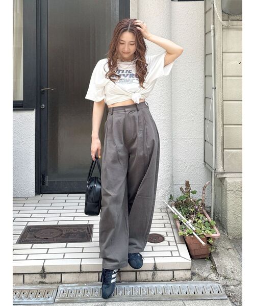 Ungrid（アングリッド）の「コクーンチノパンツ（チノパンツ・レディース・チャコールグレー/ベージュ・SMALL/MEDIUM）」の14枚目の写真