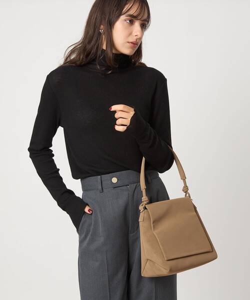 プラダ ショルダーバッグ レザー×ナイロン 三角ロゴ ベルト グリーン系 2023人気アイテム PRADA コピー ショルダーバッグ 三角 ロゴ