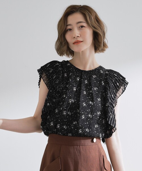 grove(グローブ)の「プリーツが彩る 華やか花柄ブラウス(シャツ/ブラウス・レディース・ブラック系/ブルー/ホワイト系3・01/02/03/04/05)」の3枚目の写真