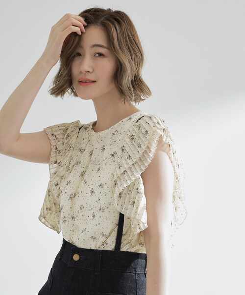 grove(グローブ)の「プリーツが彩る 華やか花柄ブラウス(シャツ/ブラウス・レディース・ブラック系/ブルー/ホワイト系3・01/02/03/04/05)」の20枚目の写真