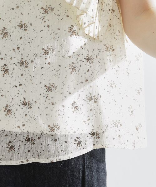 grove(グローブ)の「プリーツが彩る 華やか花柄ブラウス(シャツ/ブラウス・レディース・ブラック系/ブルー/ホワイト系3・01/02/03/04/05)」の15枚目の写真