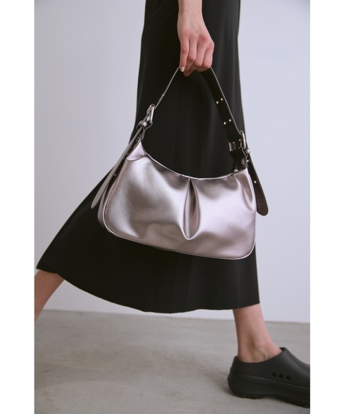 un/neu(アンノイ)の「ワンハンドルタックハンドバッグ / ペットボトル収納◎(ハンドバッグ・レディース・ブラック/レッド/シルバー・FREE)」の20枚目の写真