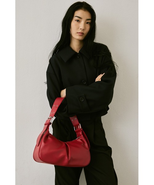 un/neu(アンノイ)の「ワンハンドルタックハンドバッグ / ペットボトル収納◎(ハンドバッグ・レディース・ブラック/レッド/シルバー/イエロー・FREE)」の6枚目の写真