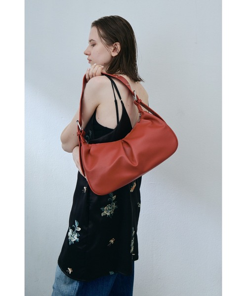 un/neu(アンノイ)の「ワンハンドルタックハンドバッグ / ペットボトル収納◎(ハンドバッグ・レディース・ブラック/レッド/シルバー/イエロー・FREE)」の22枚目の写真
